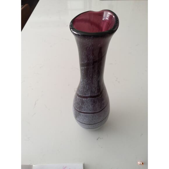 Amethyst purple blown glass vase( Blenko?) WhitevSwirl pattern/brushed - Picture 1 of 6